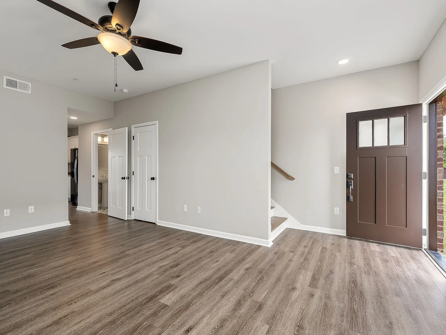 2 bed, 2.5 bath, 1184 sqft, $1,350 — Photo 4