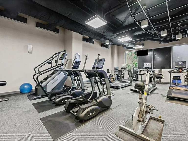 3338 Peachtree Rd NE #1105 — Photo 37