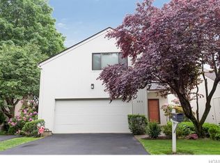303 Fairway Grn, Mamaroneck, NY 10543