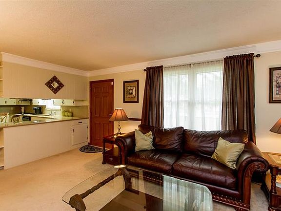 5th image of 114 Twin Oak Dr