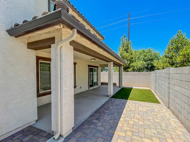 825 S Swallow Ln — Photo 20