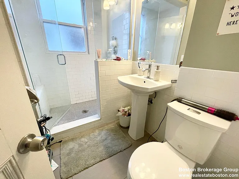 8 Darling St #1 — Photo 9