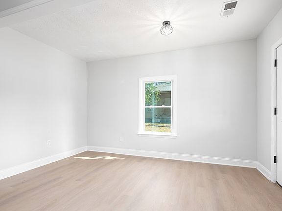 4th image of 1323 16th St