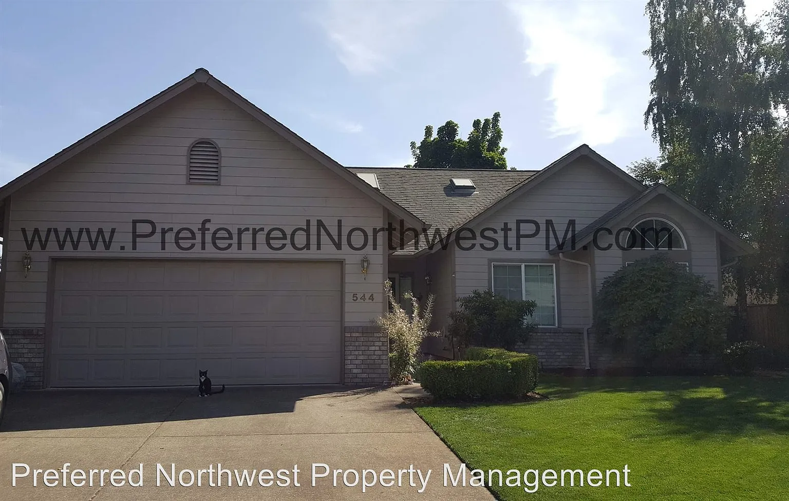 544 Edwards Dr photo 1
