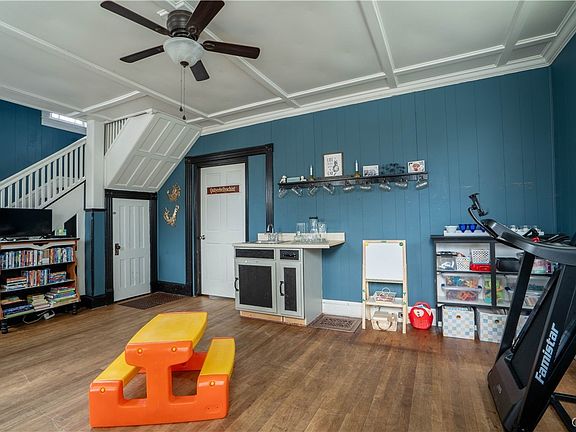 4th image of 9 Bellinger St