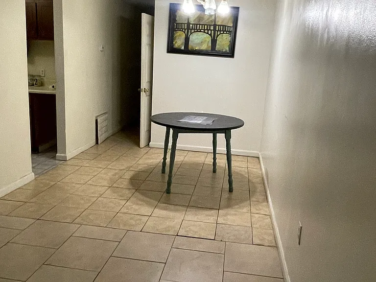 Carriage Cir — Photo 14