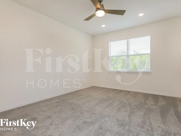 138 Windsor Reserve Dr — Photo 10