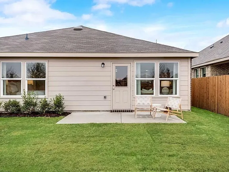 3008 Lakewood Ln — Photo 9