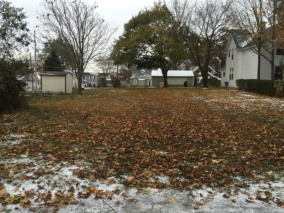 1st image of 208 E Danaher St