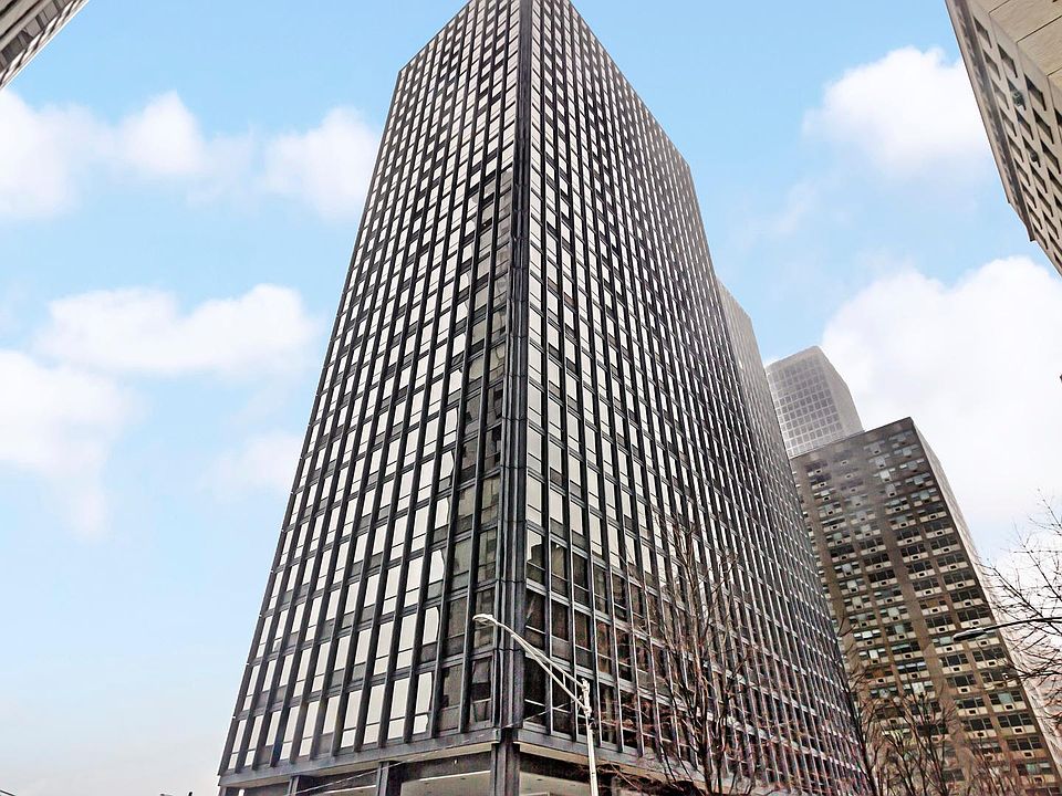 1st image of 910 N Lakeshore Dr #816