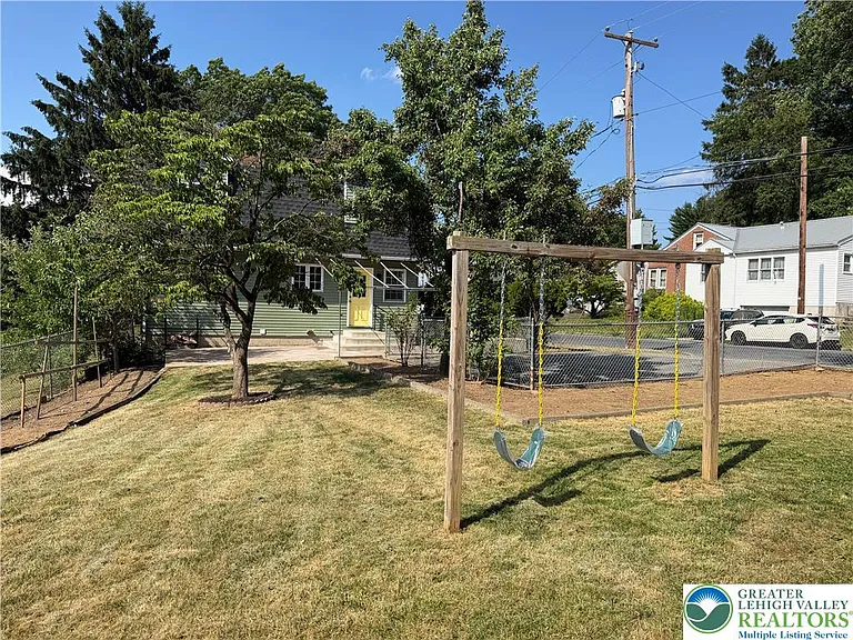 2548 28th St SW — Photo 23