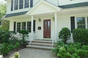 4th image of 27 Hillsdale Ave