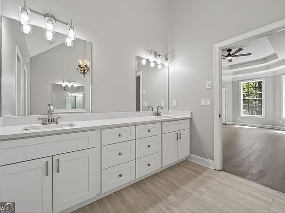 4th image of 1641 White Oak Cv