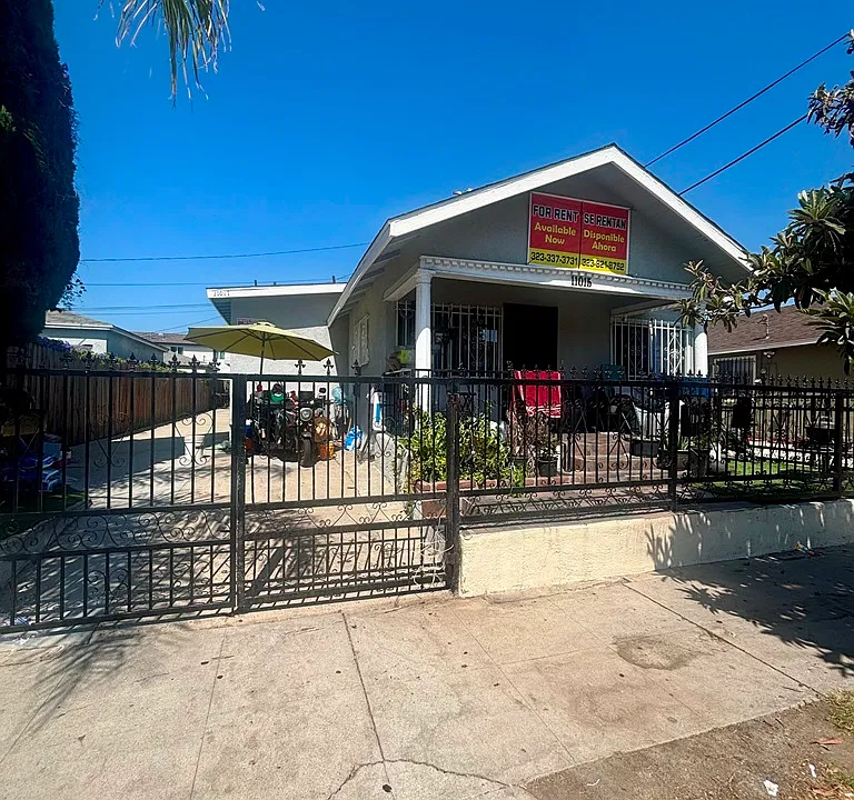 11017 S San Pedro St