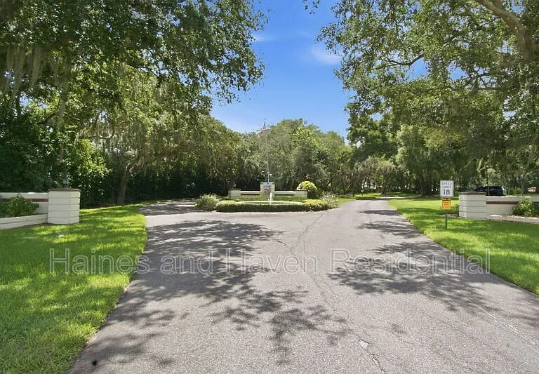 157 Coventry Cir — Photo 30