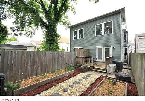 3rd image of 806 N 25th St