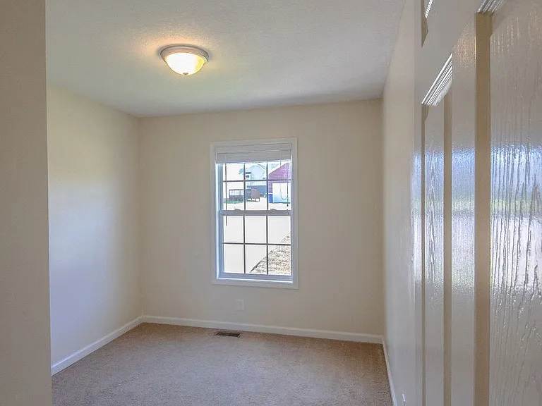 955 Russet Dr — Photo 13