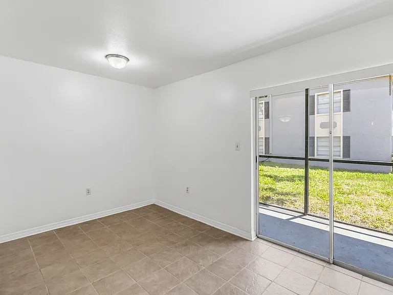2569 N Alafaya Trl #133 — Photo 13