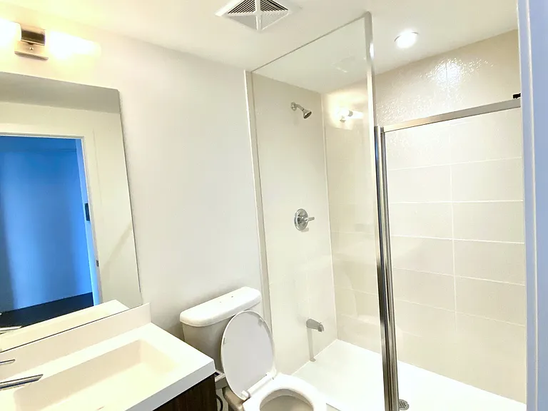 10 York St #1405 — Photo 15