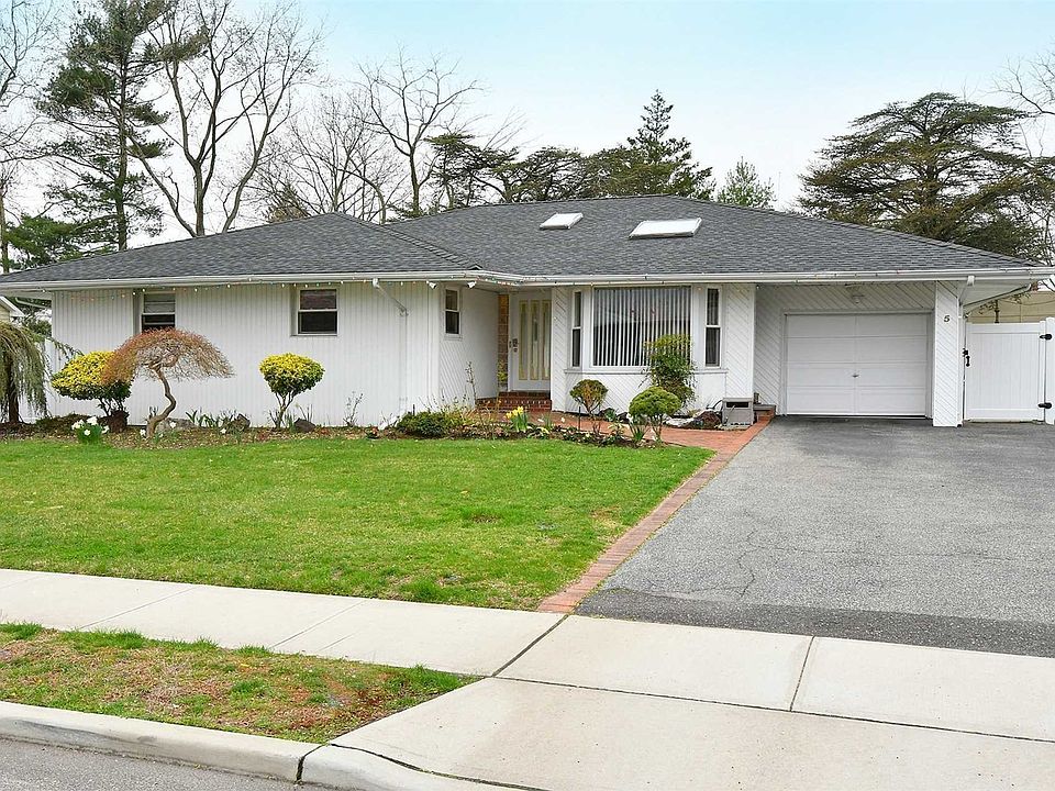 1st image of 5 Hazelwood Dr