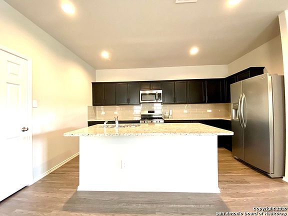 4th image of 15214 Pandion Dr