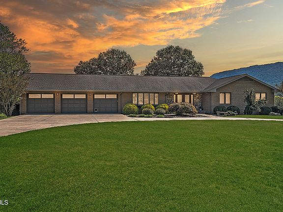 3rd image of 535 Church Ln