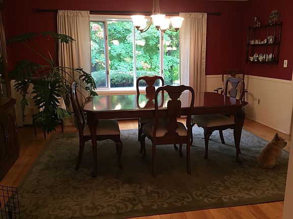 Formal dining room 