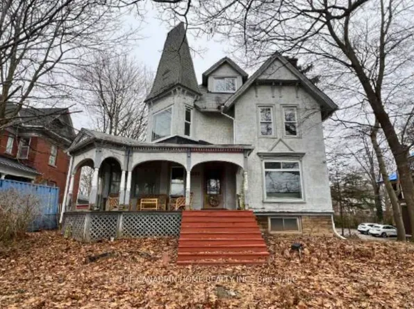 5257 River Rd, Niagara Falls, ON L2E 3G9