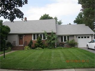 42 Augusta Dr, Wayne, NJ 07470