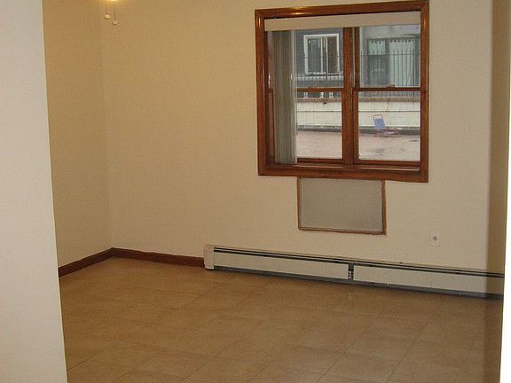 3rd image of 1043 47th Ave APT 2D