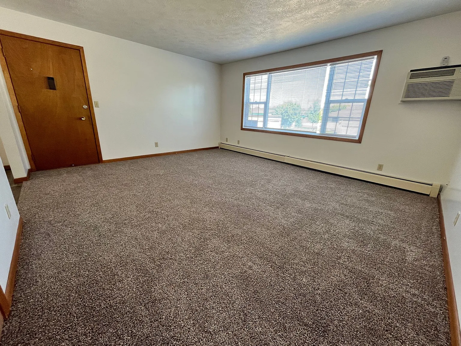 3505 S. Hawthorne Apartments — Photo 4