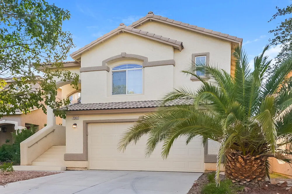 3 bed, 2.5 bath, 1677 sqft, $2,275 — Photo 1