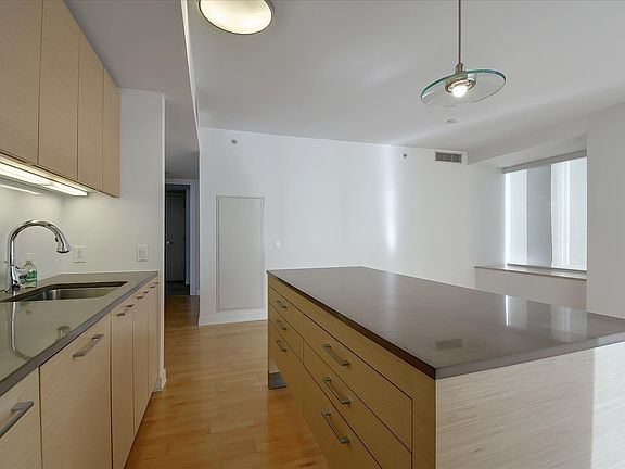 4th image of 301 Mission St APT 7G