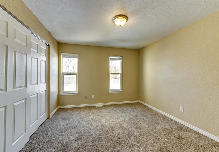 1075 Sir Galahad Dr — Photo 6