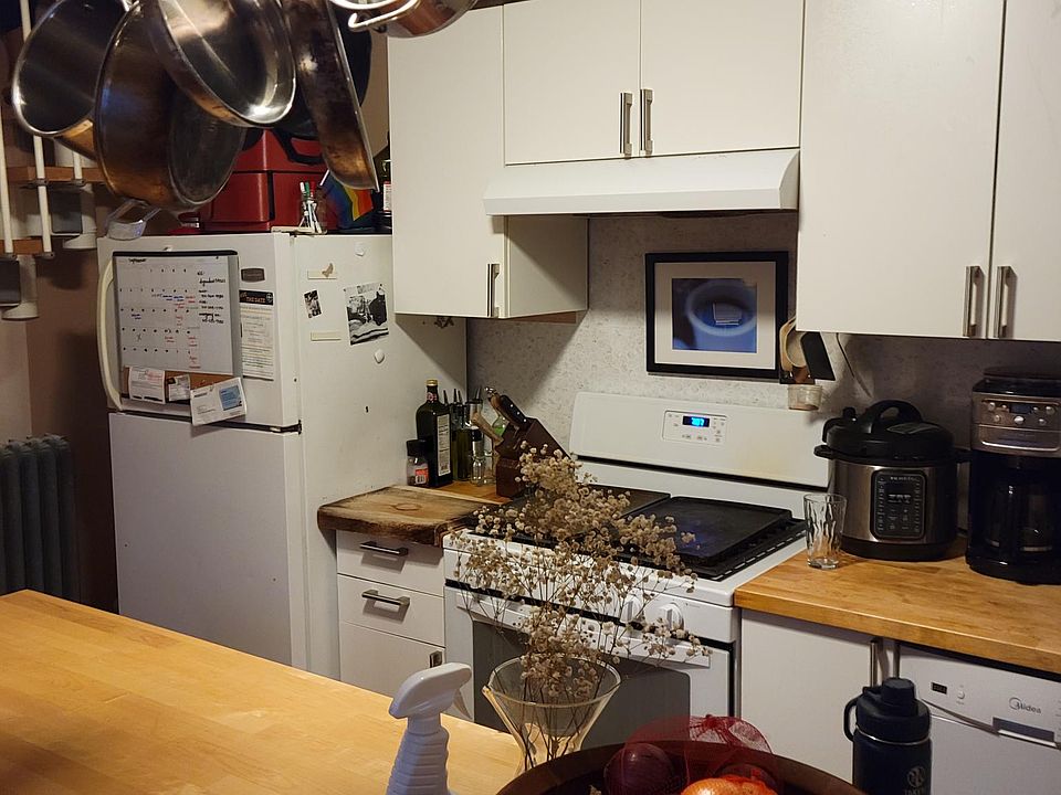 2nd image of 24 Leniston St #2