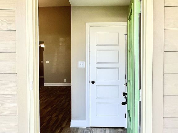 4th image of 775 Lillian Grace Dr