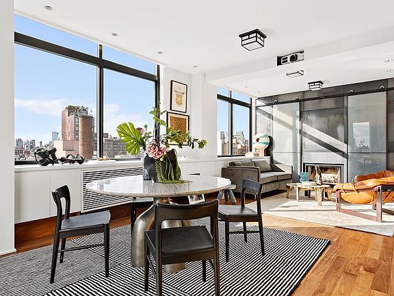 2nd image of 7 Essex St #Pha
