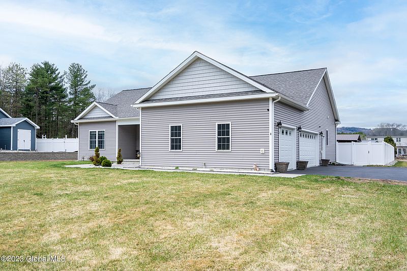 3rd image of 4 Westberry Way