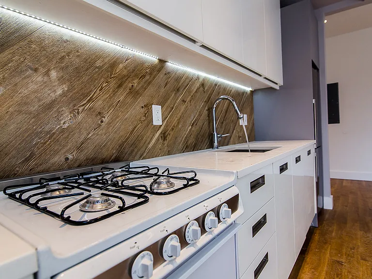 69 Ten Eyck St #1D — Photo 13