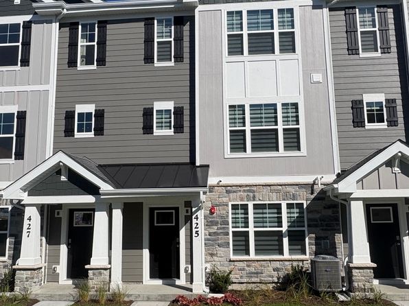 425 Lakeshore Ct