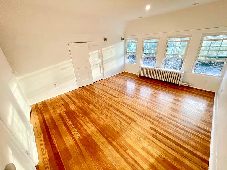 Bedroom or office overlooking the front of the house.