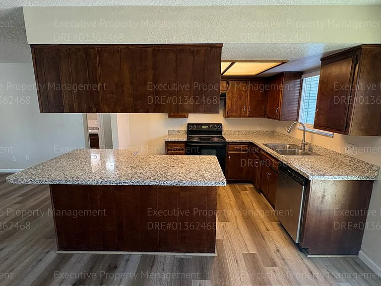 709 Deseret Way — Photo 14
