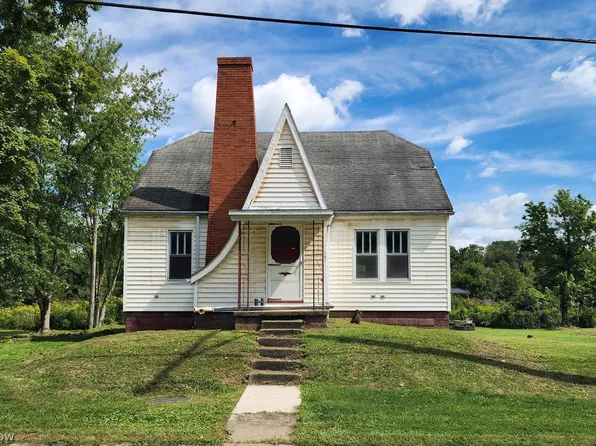 147 E College St, Scio, OH 43988