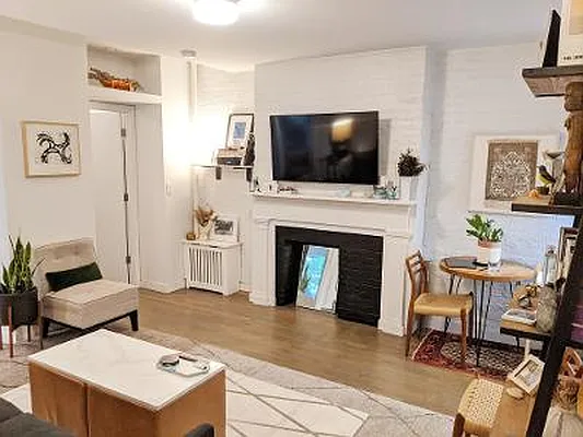 Rented by Point NYC | media 2