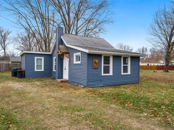782 Grantwood Ave, Sheffield Lake, OH 44054