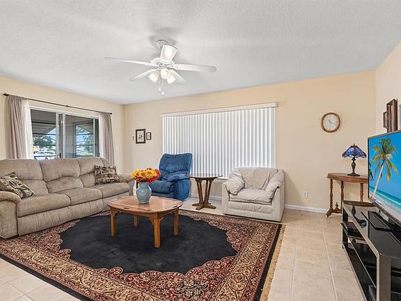 4th image of 414 Sandpiper Dr APT A