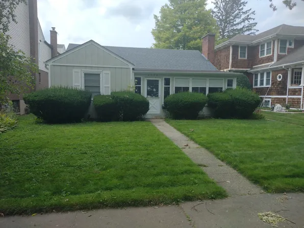 2024 Schiller Ave, Wilmette, IL 60091