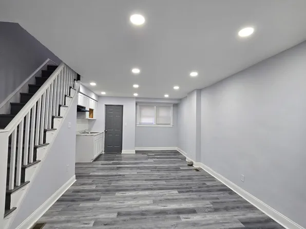 527 E Queen Ln, Philadelphia, PA 19144