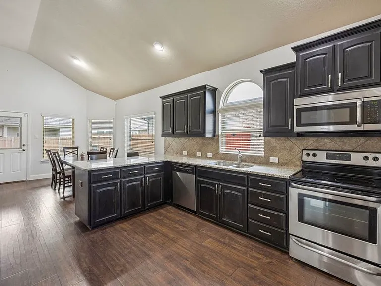 337 Delgany Trl — Photo 7