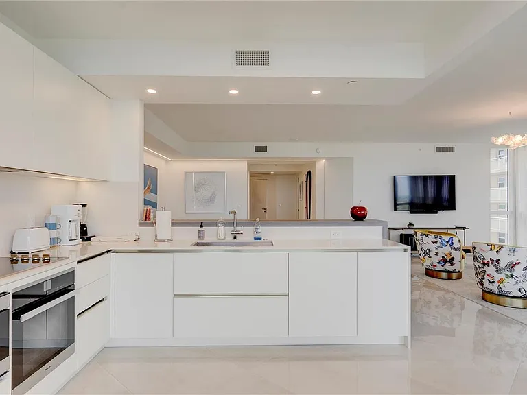 4240 Galt Ocean Dr #1006 — Photo 8